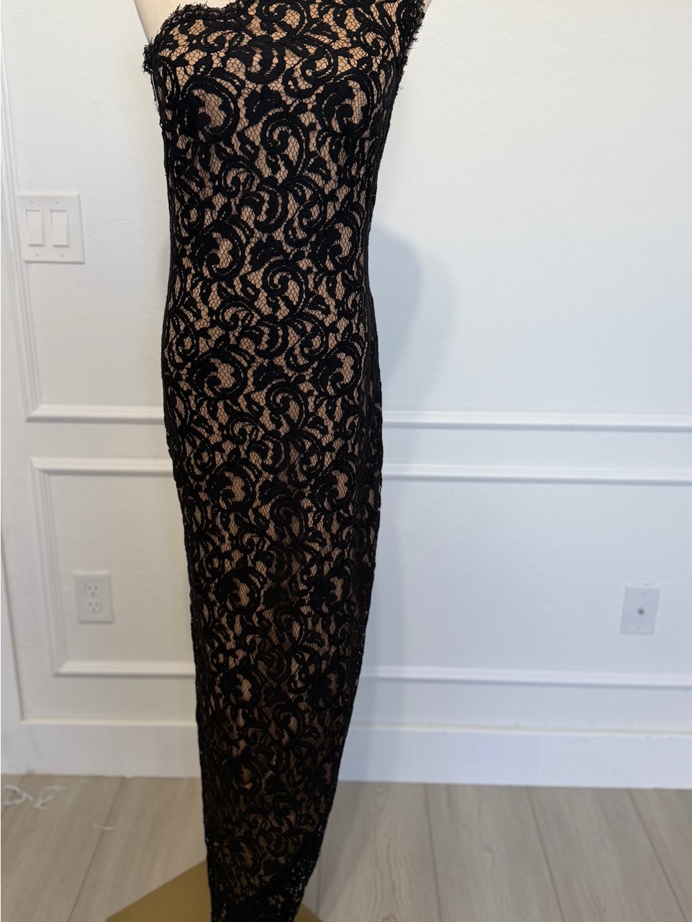 Tadashi Shoji Black Lace One-Shoulder Maxi Dress with Nude Lining